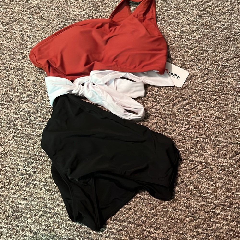 Women’s bathing suit